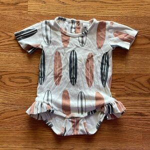 Kate Quinn California longboard cotton onesie- 18-24m - used